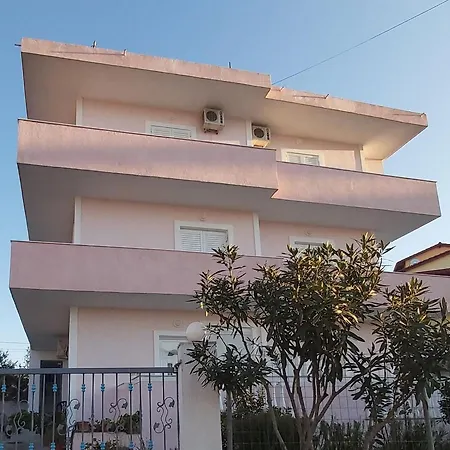 Tre Isole Apart Otel Ksamil